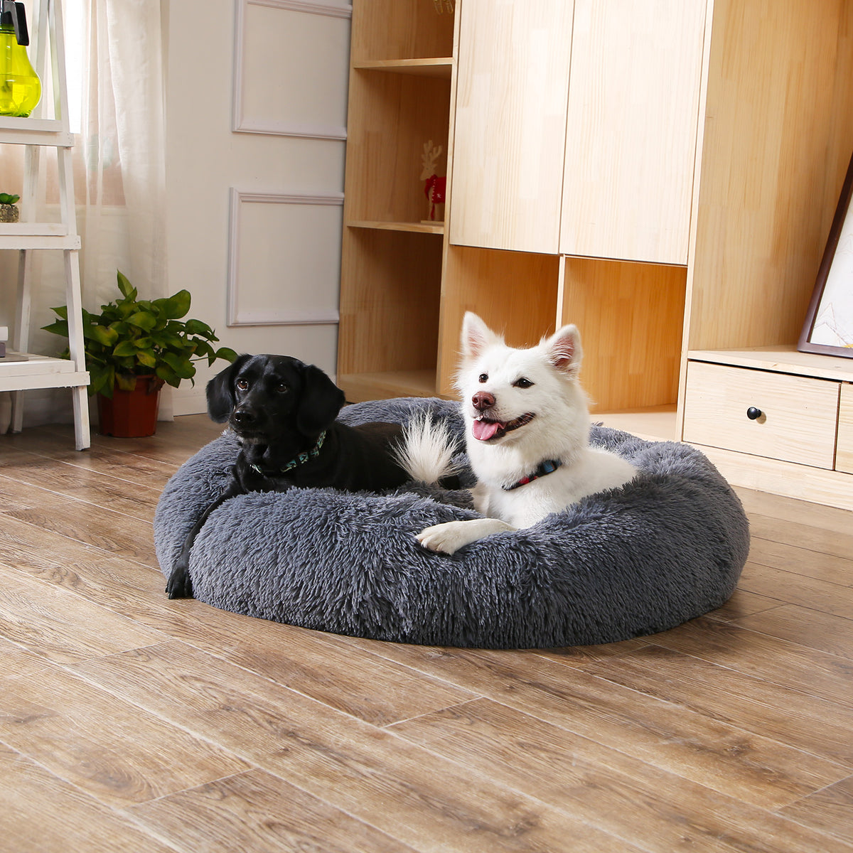 Luxurious Plush Donut Dog Bed - Warm, Soft, and Washable Pet Cushion for Dogs and Cats in Various Sizes